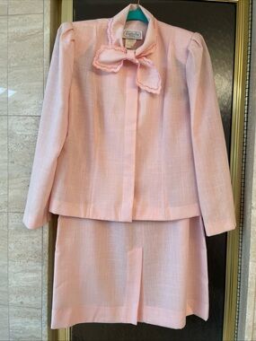 Leslie Fay Petites Lt. Pink Elastic Waist Skirt & Embroidered Suit Jacket Sz 12